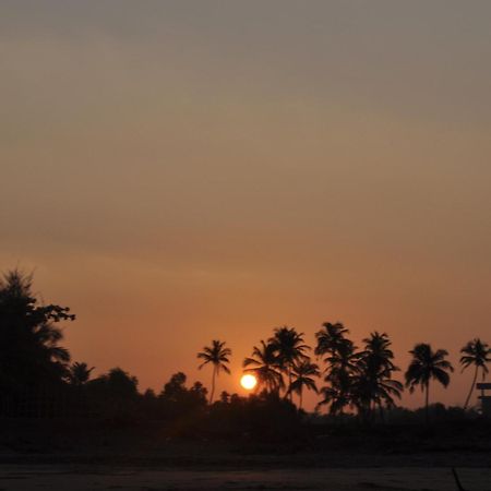 Hotel Tutti Garden Bungalows Mormugao Exterior foto